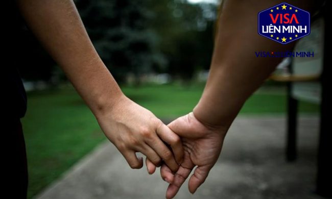 lm_chenh_lech_tuoi_visa